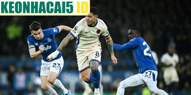 Biến động bảng xếp hạng Ngoại hạng Anh: MU giữ chắc top 4, Tottenham đối mặt nguy cơ tụt sâu 3 Chelsea, Everton và cuộc đua ngày càng khốc liệt ở nửa trên lẫn nửa dưới
