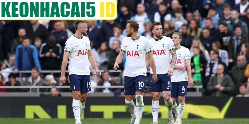 Biến động bảng xếp hạng Ngoại hạng Anh: MU giữ chắc top 4, Tottenham đối mặt nguy cơ tụt sâu 2 Tottenham rơi vào khủng hoảng, tụt xuống vị trí thứ 16